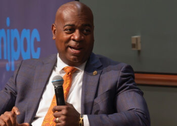Mayor Baraka Answers Questions at NJPAC’s Business Partners Roundtable